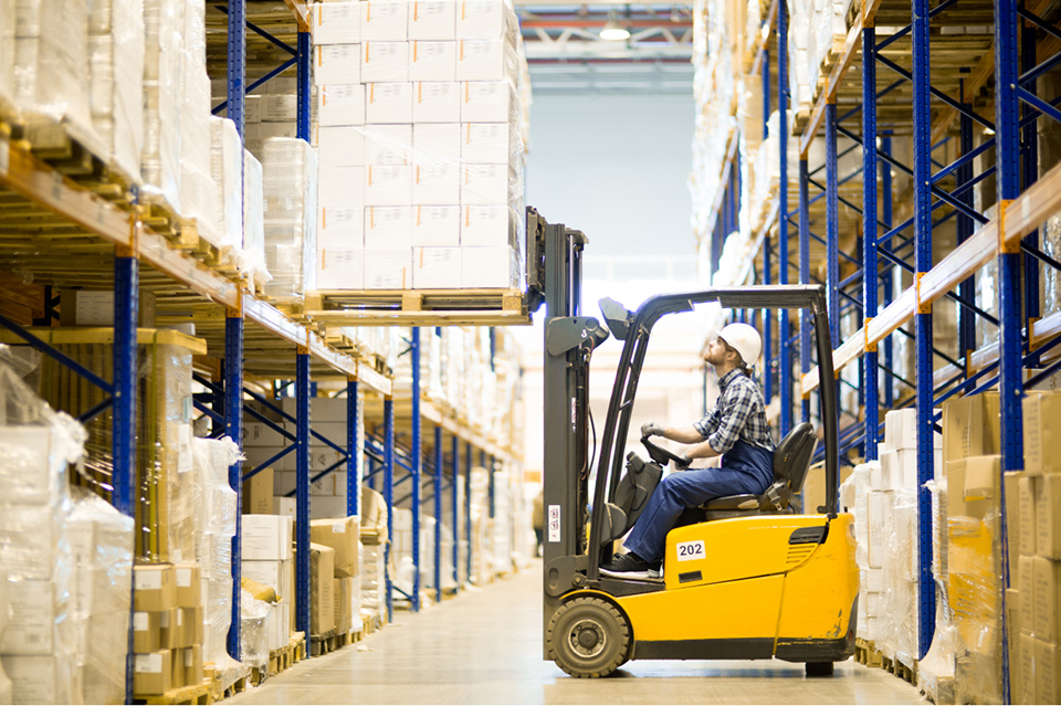Trends of Electric Forklift Battery in Material Handling Industry 2024